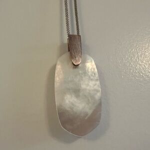 KENDRA SCOTT Silver & Mother of Pearl Pendant Necklace